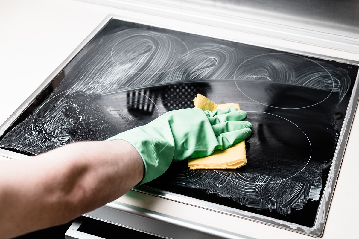 Comment nettoyer efficacement ses plaques de cuisson